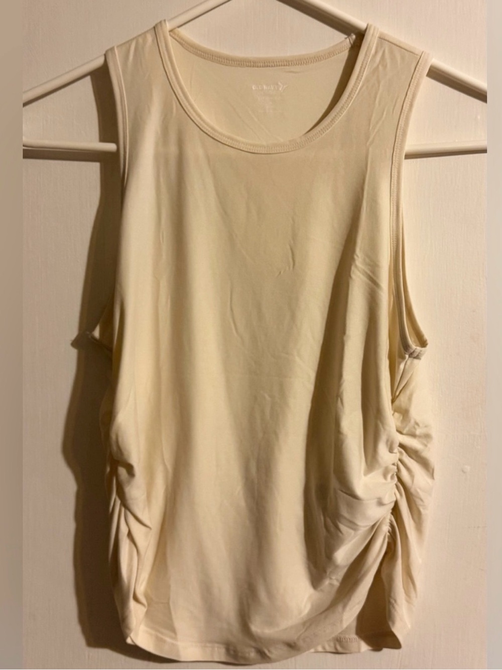 ✨ 3 for 18$✨ Old Navy Cloud Motion Ruched Cropped Tank Cream